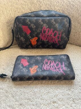 Coach Horse Carriage Graffiti Cosmetic Bag Wallet Set Black Multicolor